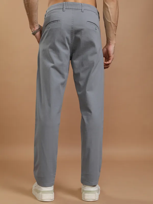 Highlander Men Grey Slim Fit Solid Chinos