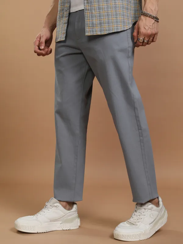 Highlander Men Grey Slim Fit Solid Chinos