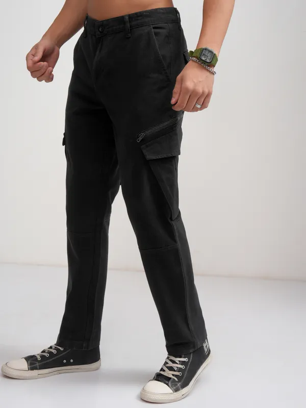 Highlander Men Black Slim Fit Solid Cargos