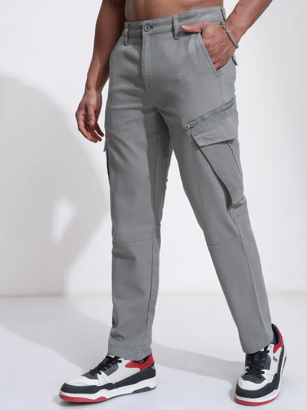 Highlander Men Grey Slim Fit Solid Cargos