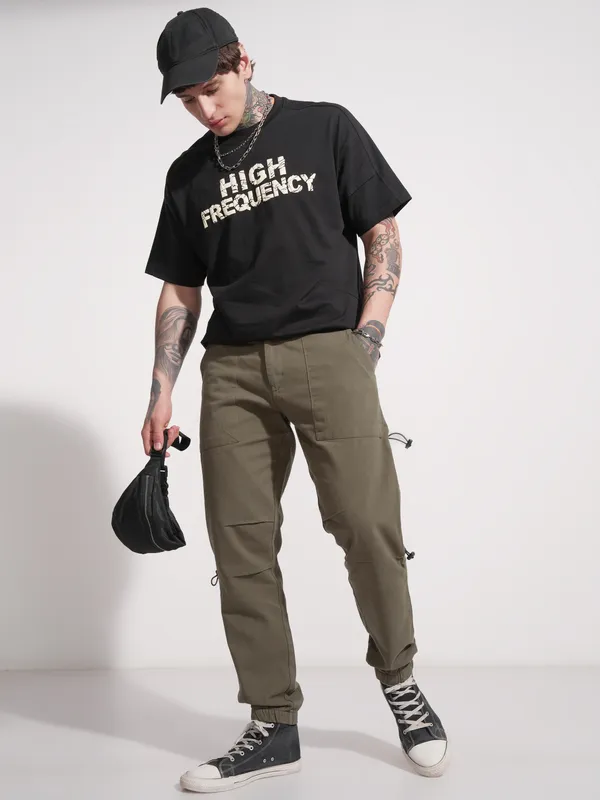 Highlander Men Green Relaxed Fit Solid Casual Trouser