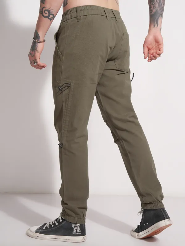 Highlander Men Green Relaxed Fit Solid Casual Trouser