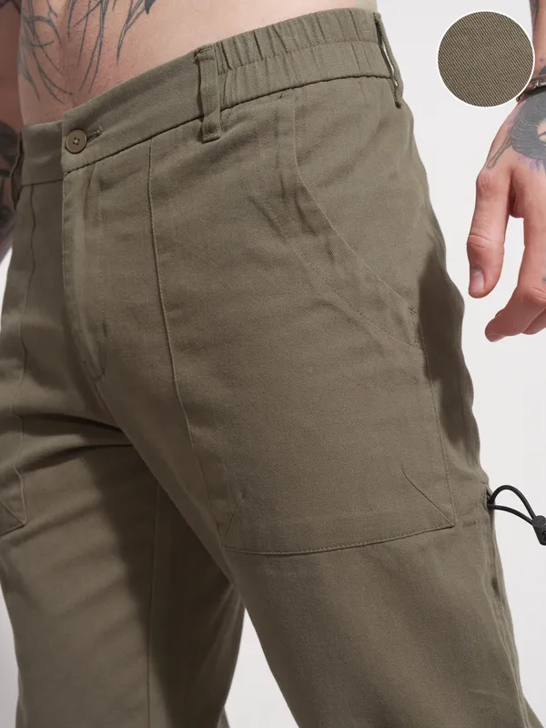 Highlander Men Green Relaxed Fit Solid Casual Trouser