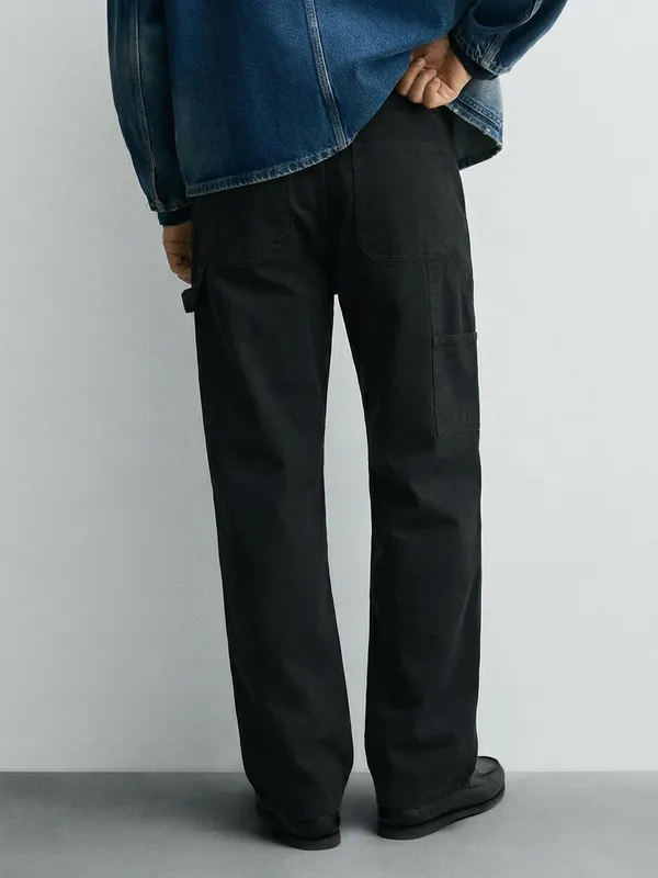 Highlander Men Black Straight Fit Solid Cargo