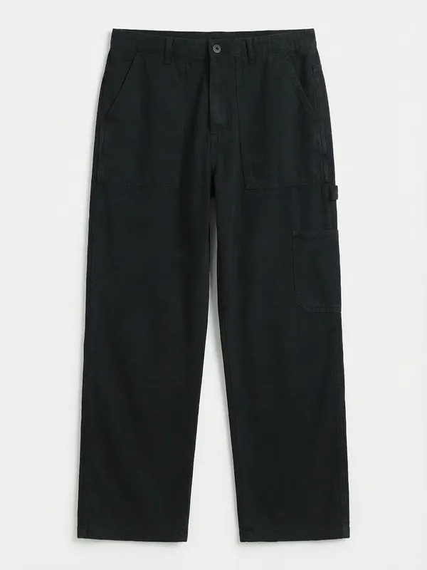 Highlander Men Black Straight Fit Solid Cargo