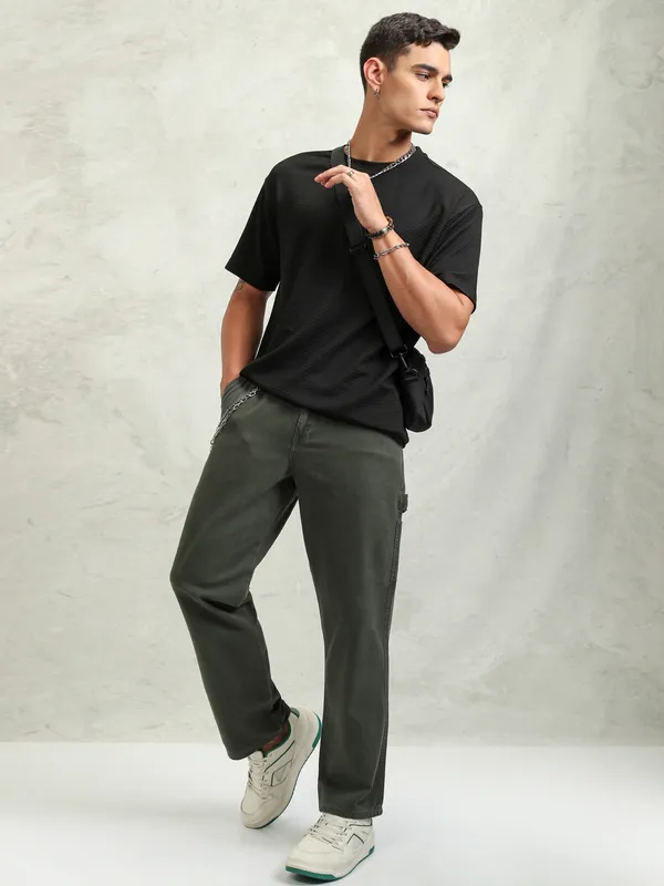 Highlander Men Black Straight Fit Solid Cargo