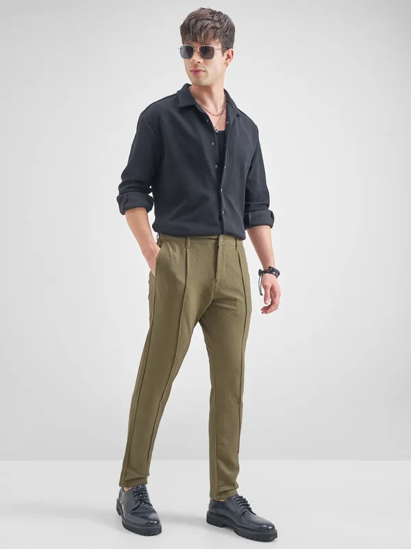 Highlander Men Green Relaxed Fit Solid Regular Trouser