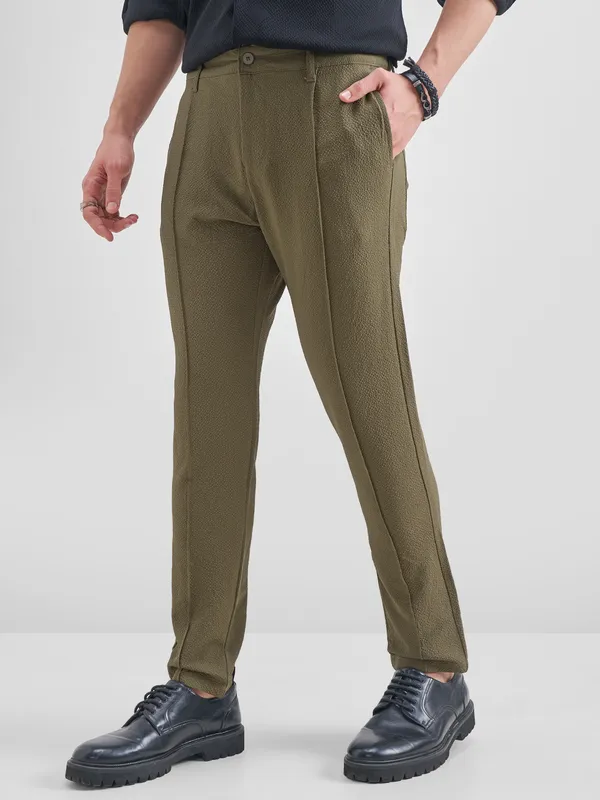 Highlander Men Green Relaxed Fit Solid Regular Trouser