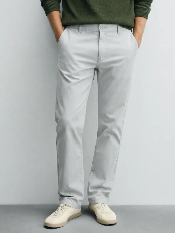 Highlander Men Blue Slim Fit Solid Chinos