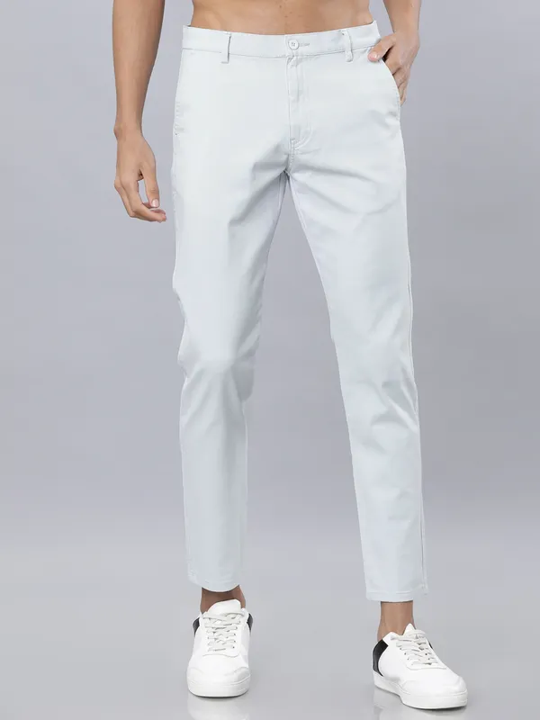 Highlander Men Blue Slim Fit Solid Chinos