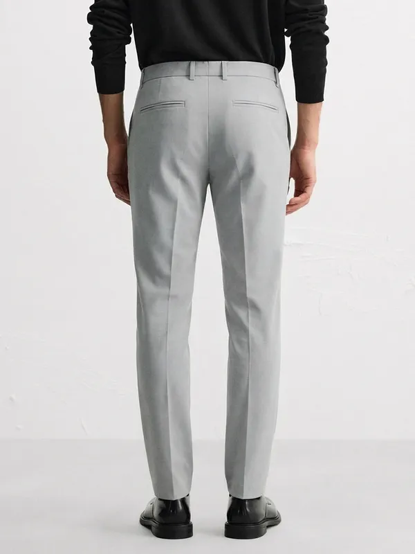 Highlander Men Grey Regular Fit Solid Chinos