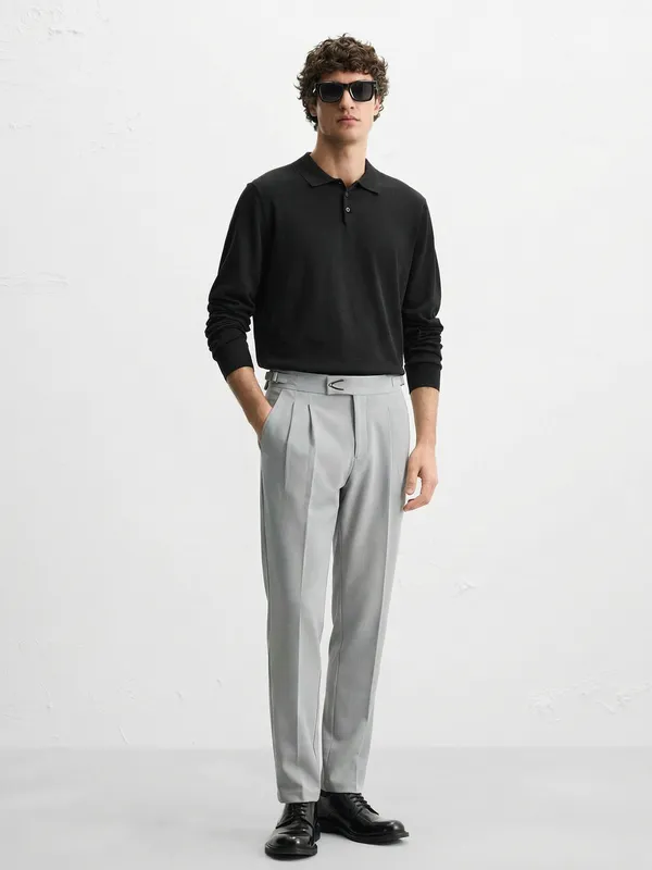 Highlander Men Grey Regular Fit Solid Chinos