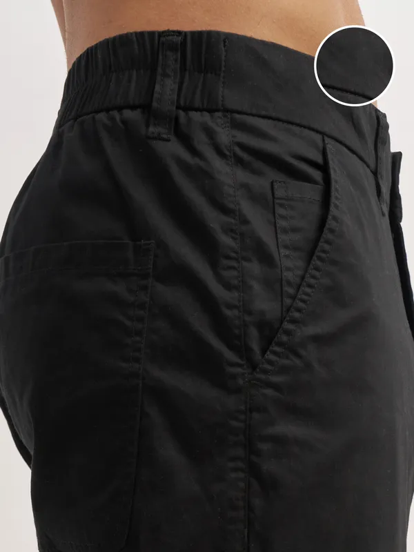 Highlander Men Black Relaxed Fit Solid Cargos