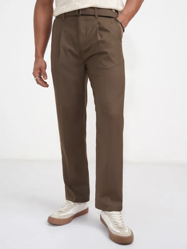 Highlander Men Brown Regular Fit Solid Korean Pant