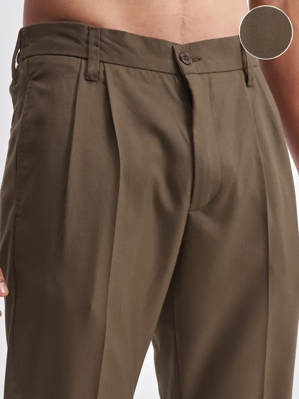 Highlander Men Brown Relaxed Fit Solid Formal Trouser