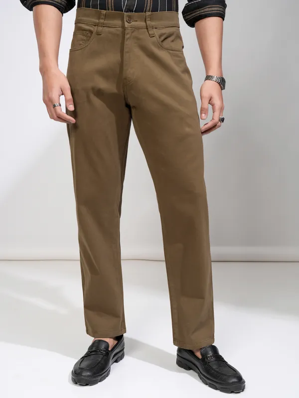 Highlander Men Brown Relaxed Fit Solid Casual Trouser