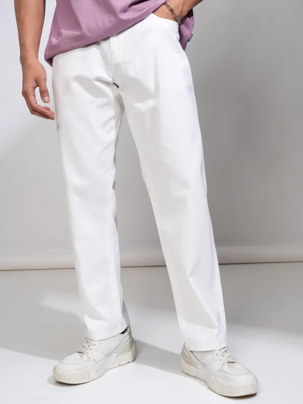 Highlander Men White Relaxed Fit Solid Casual Trouser