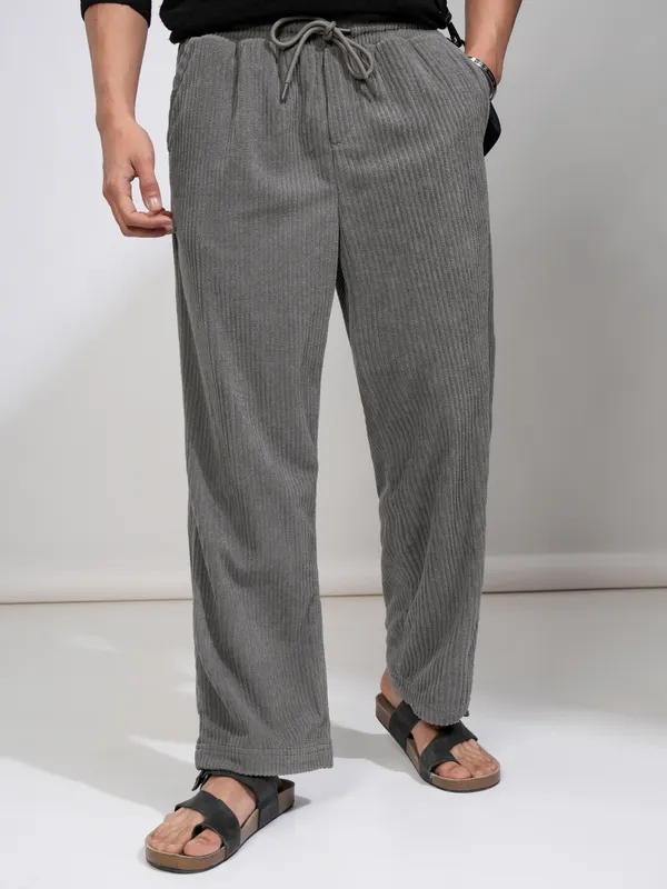 Highlander Men Grey Loose Fit Solid Casual Trouser