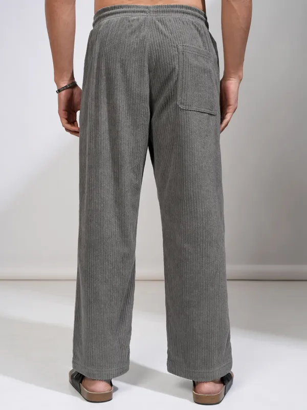 Highlander Men Grey Loose Fit Solid Casual Trouser