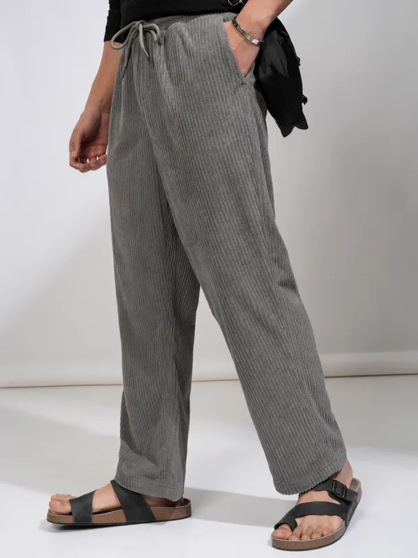 Highlander Men Grey Loose Fit Solid Casual Trouser