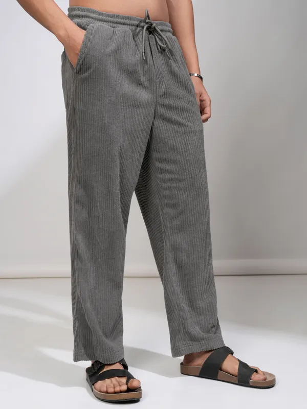 Highlander Men Grey Loose Fit Solid Casual Trouser