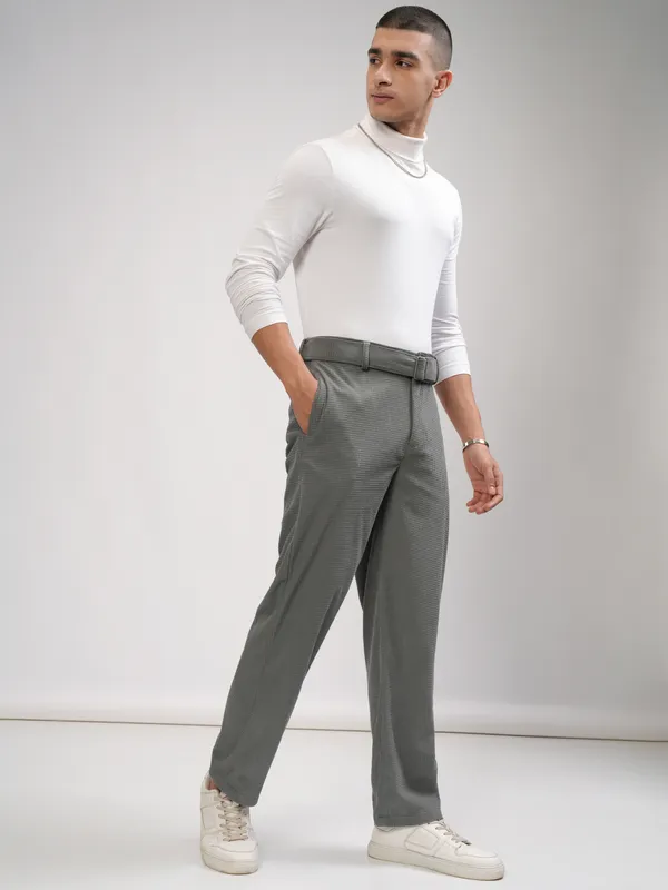 Highlander Men Grey Relaxed Fit Solid Korean Pants