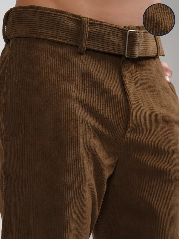 Highlander Men Brown Relaxed Fit Solid Korean Pants