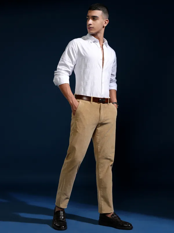 Highlander Men Beige Slim Fit Solid Casual Trouser