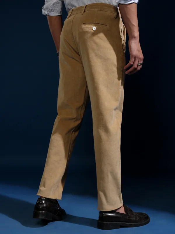 Highlander Men Beige Slim Fit Solid Casual Trouser