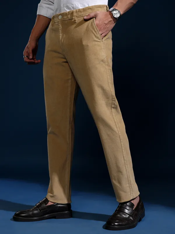 Highlander Men Beige Slim Fit Solid Casual Trouser