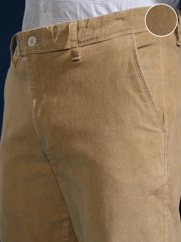 Highlander Men Beige Slim Fit Solid Casual Trouser
