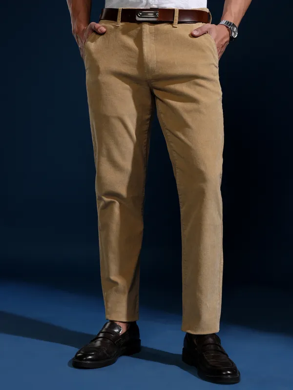 Highlander Men Beige Slim Fit Solid Casual Trouser