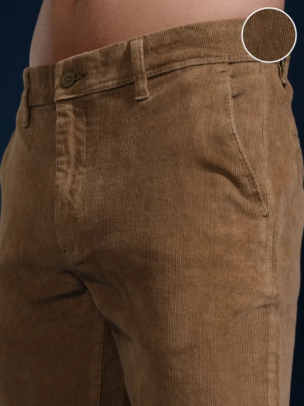 Highlander Men Brown Slim Fit Solid Casual Trouser
