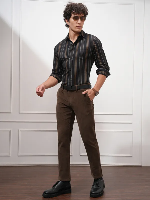 Highlander Men Brown Slim Fit Solid Casual Trouser