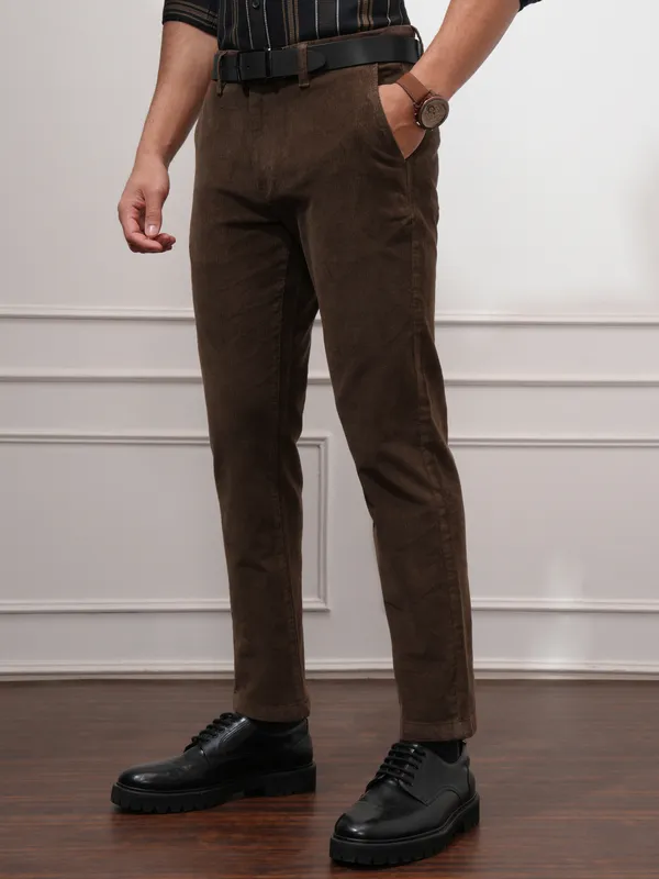 Highlander Men Brown Slim Fit Solid Casual Trouser