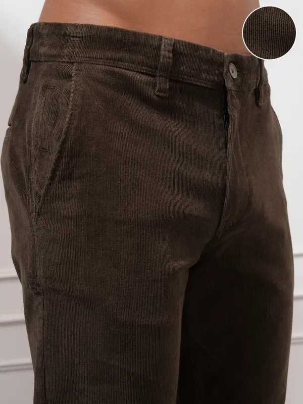 Highlander Men Brown Slim Fit Solid Casual Trouser