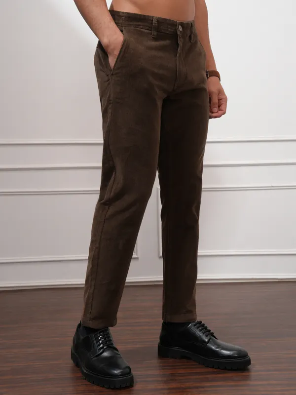 Highlander Men Brown Slim Fit Solid Casual Trouser