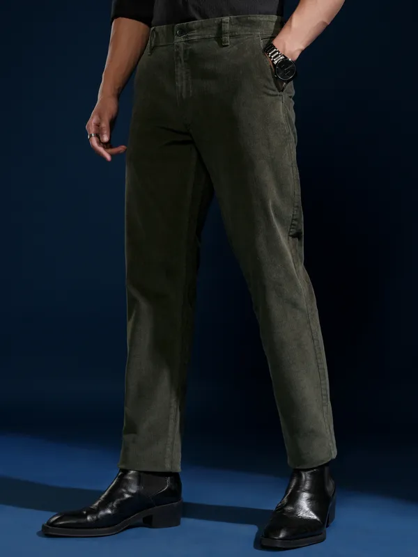 Highlander Men Olive Slim Fit Solid Casual Trouser