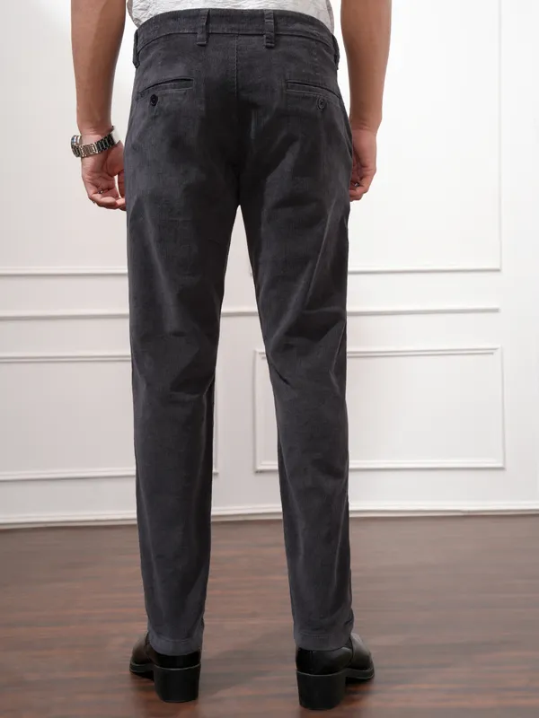 Highlander Men Charcoal Slim Fit Solid Casual Trouser