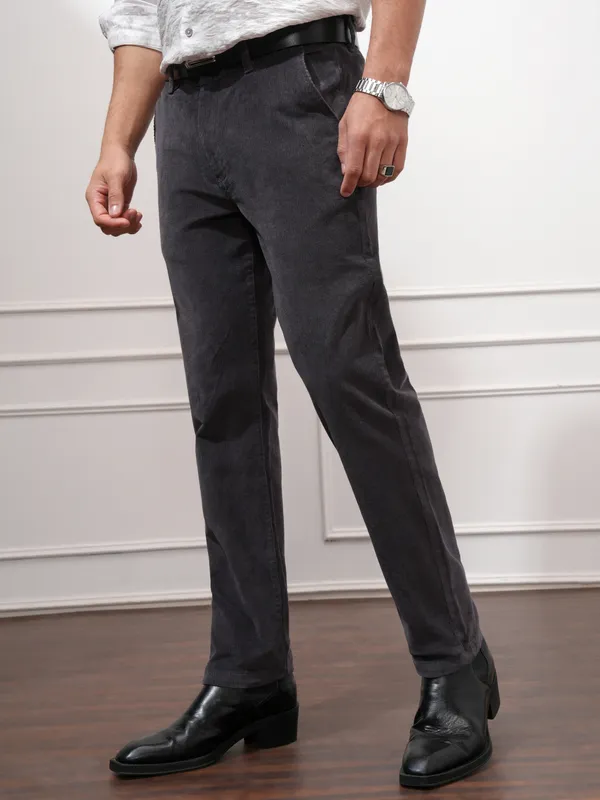 Highlander Men Charcoal Slim Fit Solid Casual Trouser