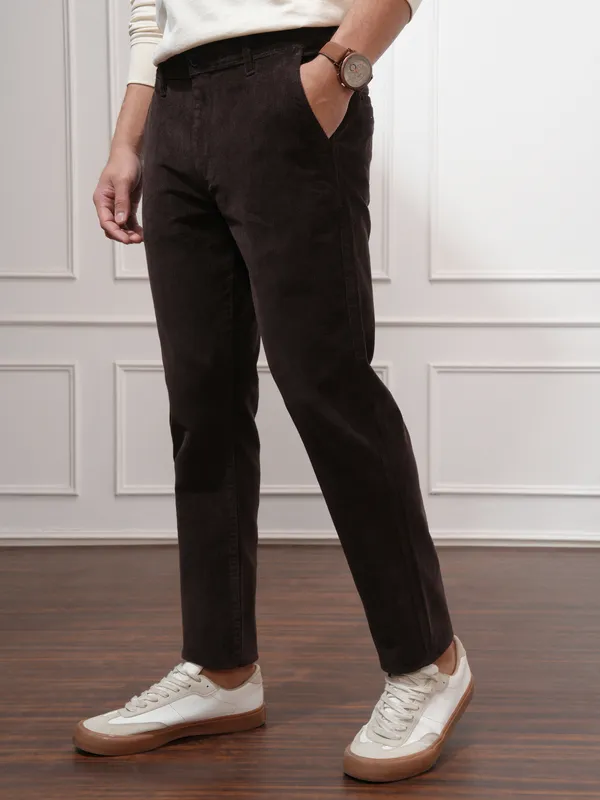 Highlander Men Coffee Brown Slim Fit Solid Casual Trouser