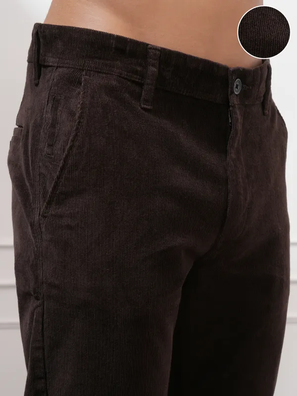 Highlander Men Coffee Brown Slim Fit Solid Casual Trouser