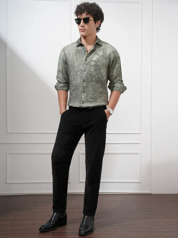 Highlander Men Black Slim Fit Solid Casual Trouser