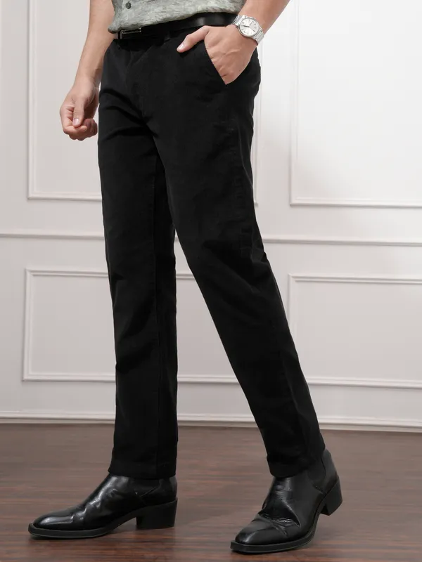 Highlander Men Black Slim Fit Solid Casual Trouser