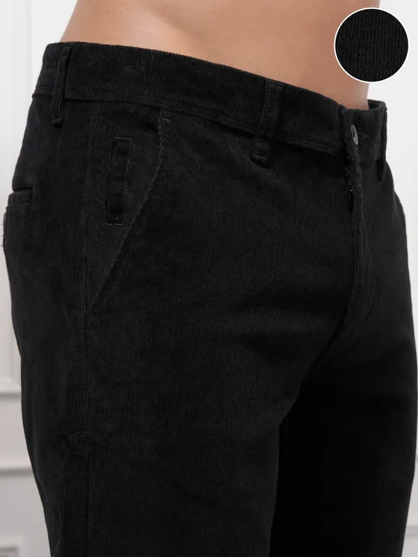 Highlander Men Black Slim Fit Solid Casual Trouser