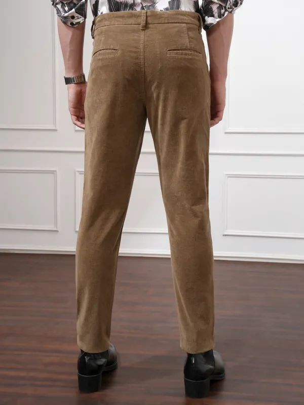 Highlander Men Beige Slim Fit Solid Casual Trouser