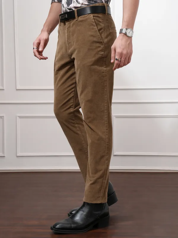 Highlander Men Beige Slim Fit Solid Casual Trouser