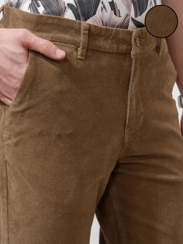 Highlander Men Beige Slim Fit Solid Casual Trouser