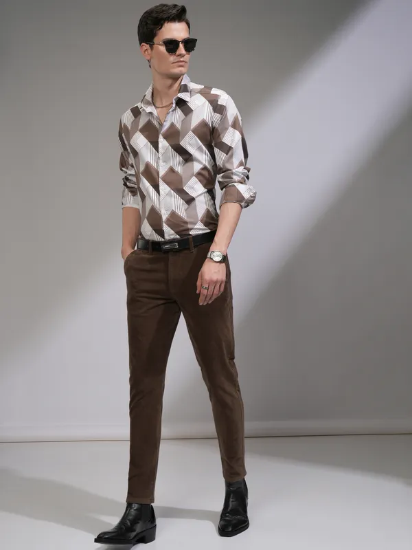 Highlander Men Brown Slim Fit Solid Casual Trouser