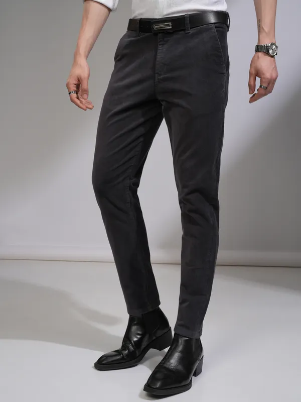 Highlander Men Charcoal Slim Fit Solid Casual Trouser